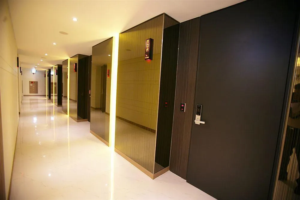 Hotel Cube インチョン広域市 3*,