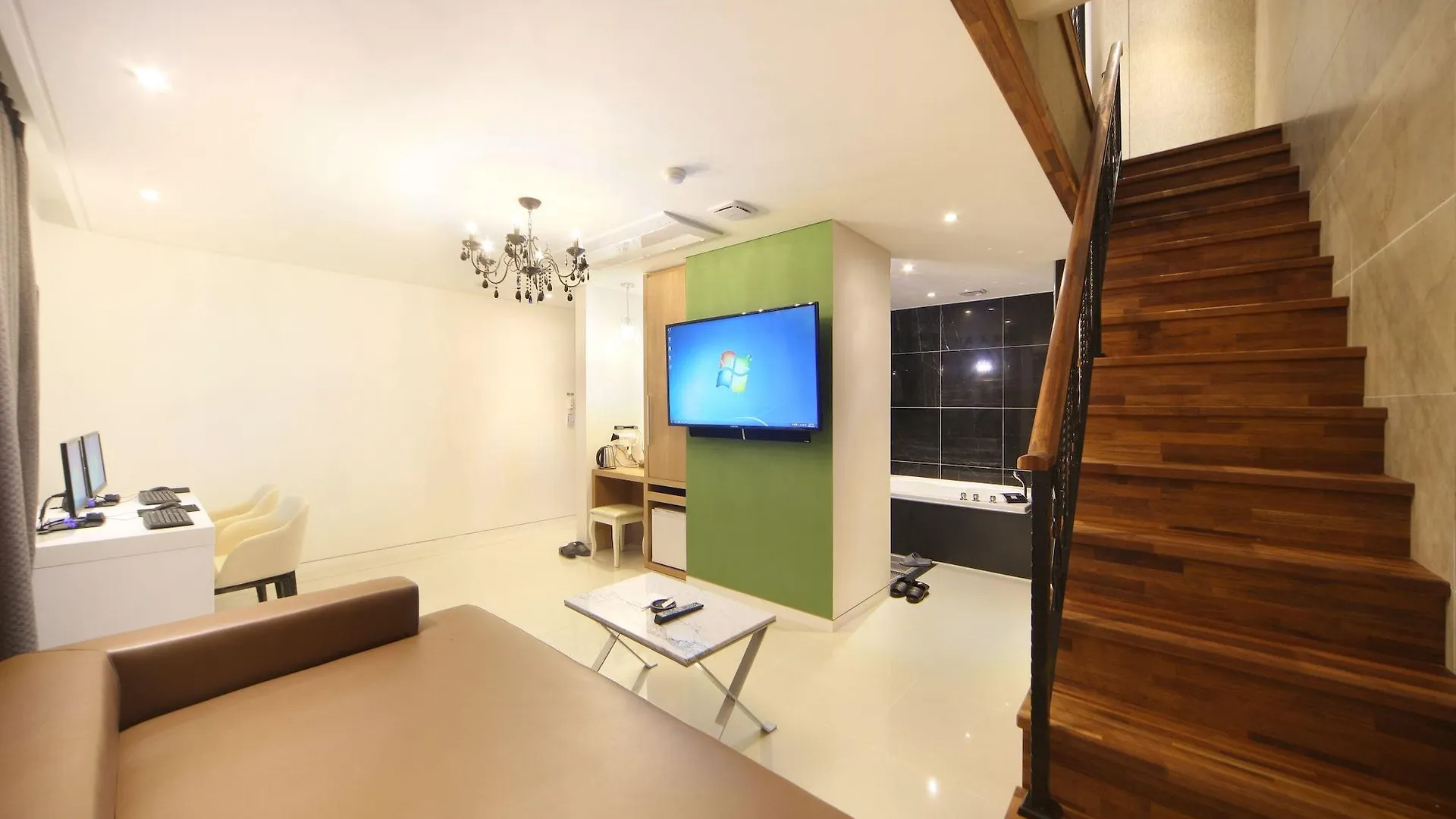 Hotel Cube Inczhon 3*,