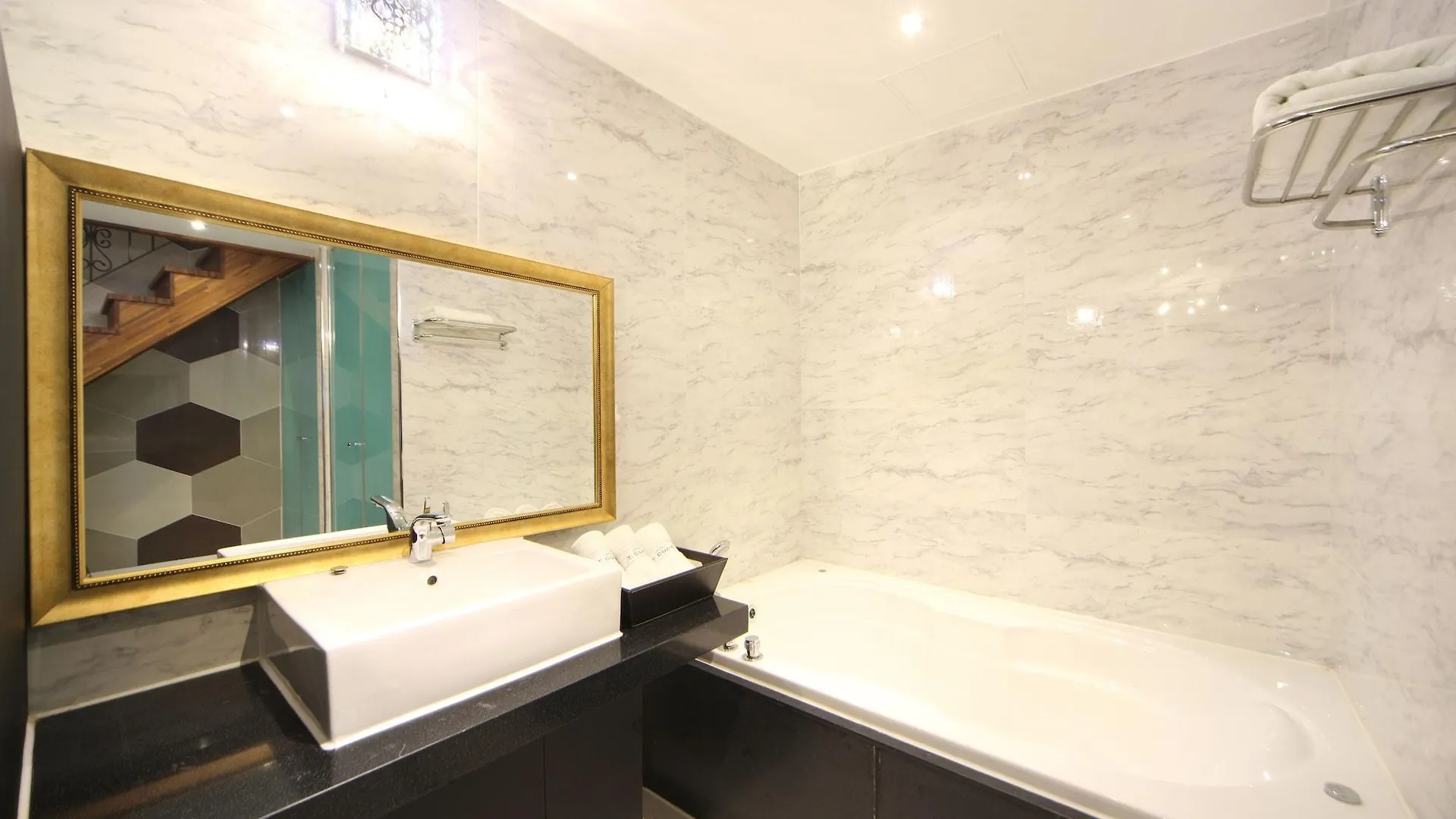 Hotel Cube Inczhon