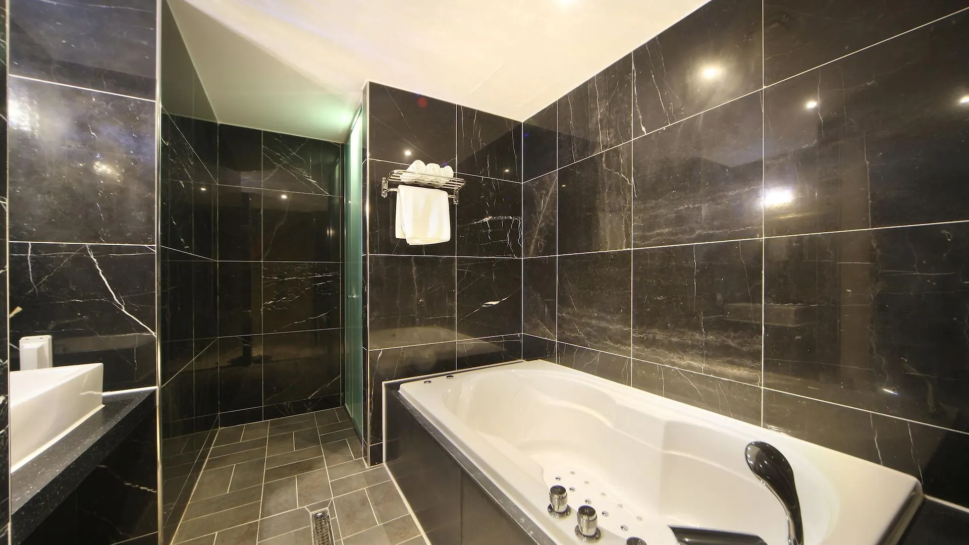 Hotel Cube Inczhon