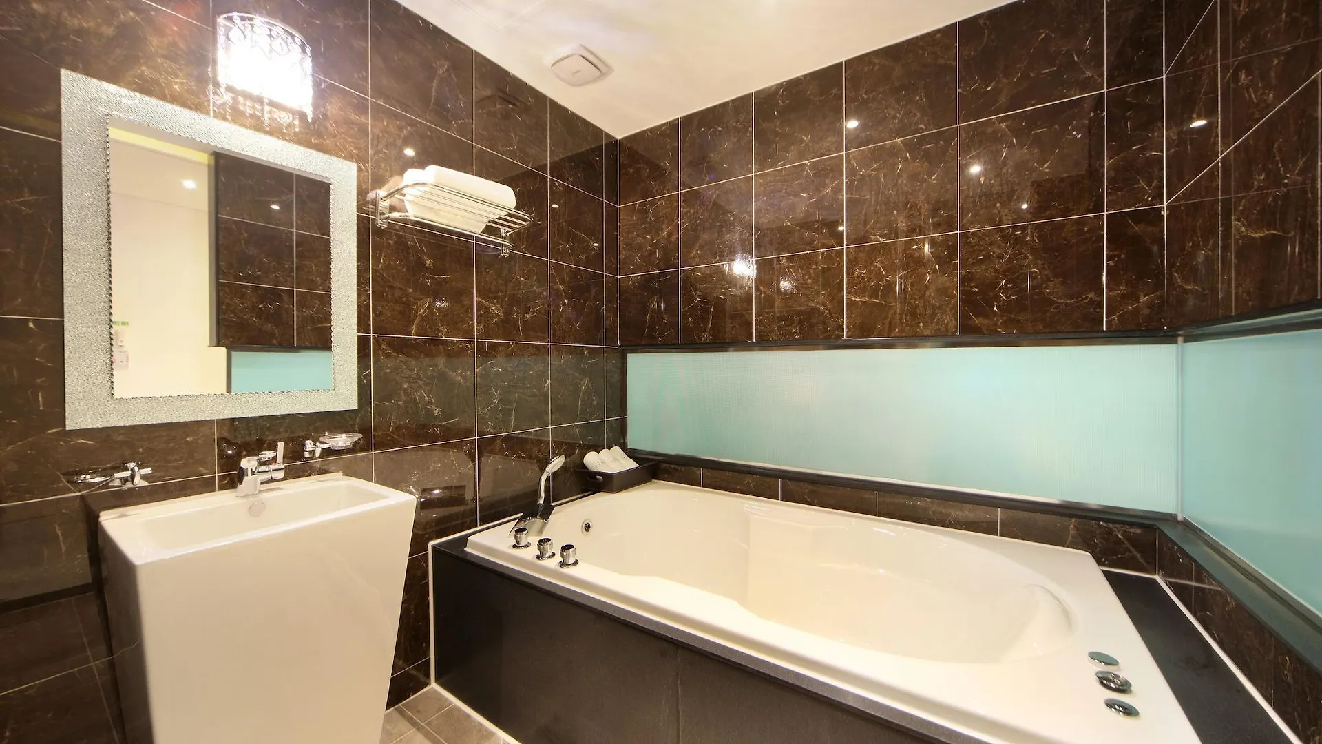 Hotel Cube Incheon