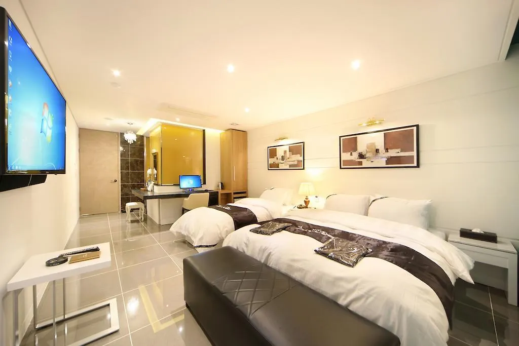 Hotel Cube Inczhon