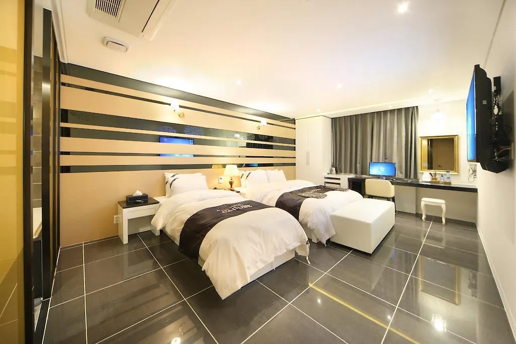 Hotel Cube Inczhon
