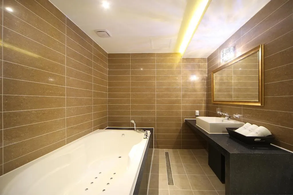 Hotel Cube Inczhon