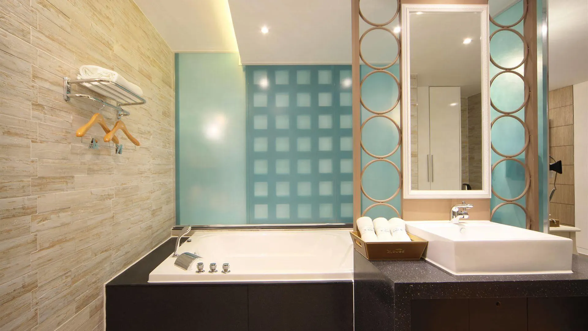 Hotel Cube Inczhon