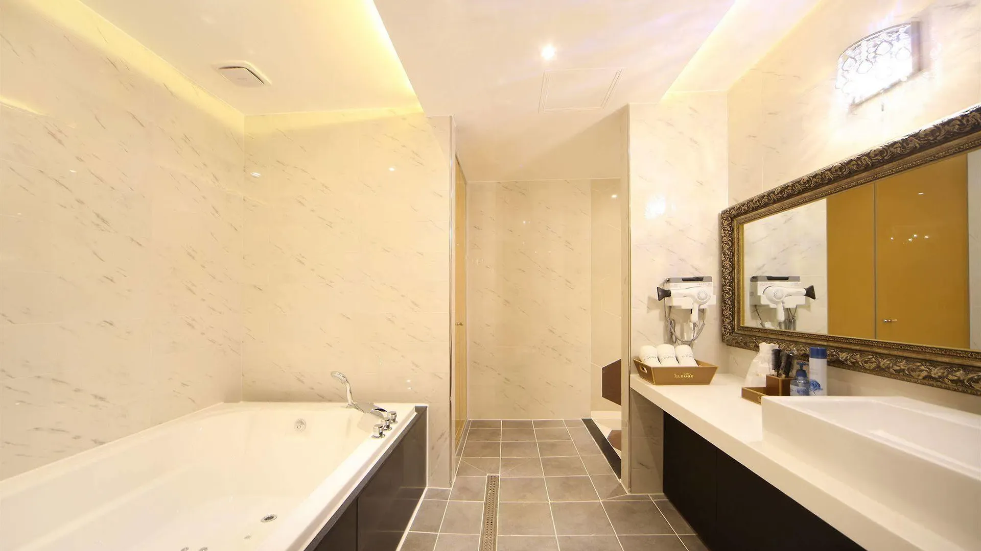 Hotel Cube Inczhon